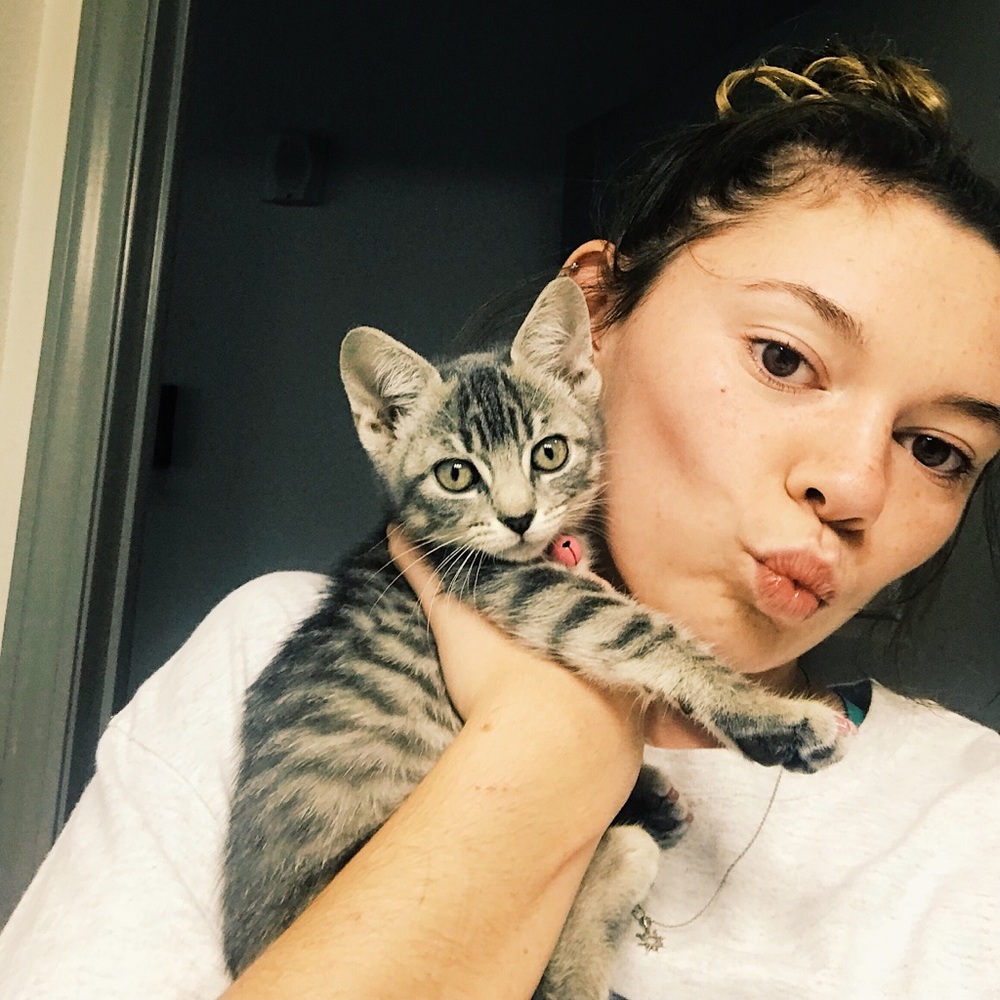 Meet your Posher, Maya